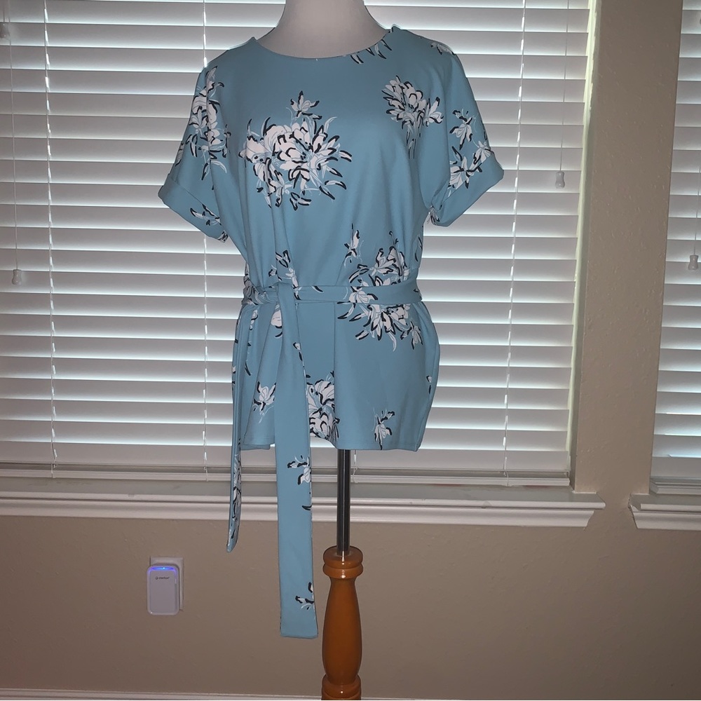 NWT Worthington Blue Floral Blouse